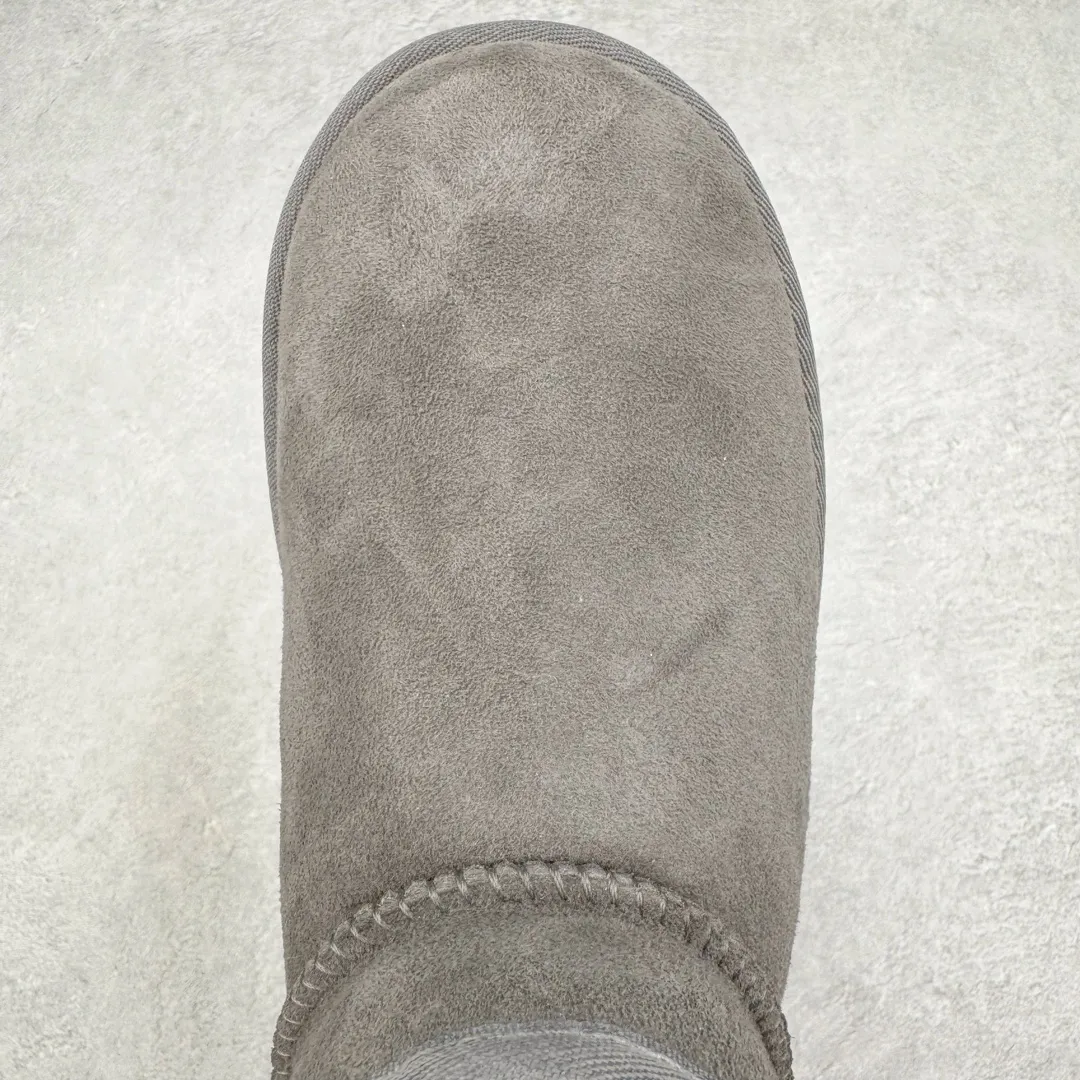 Pick up locally 💰520 UGG 5092 Classic autumn and winter sheepskin and fur integrated snow boots. All shoes are made of ZP. Longfeng A-grade Australian imported sheepskin and fur integrated brand OEM production line. Fully follow the ZP process. OEM original pattern maker. Adhering to the principle of no original shoe development and selection. Pay attention to every detail. The most authentic version on the market. TREADLITE "Light Wing" technology outsole. Light/durable/flexible/pile size: 35 36 37 38 39 40 Coding: by2936070